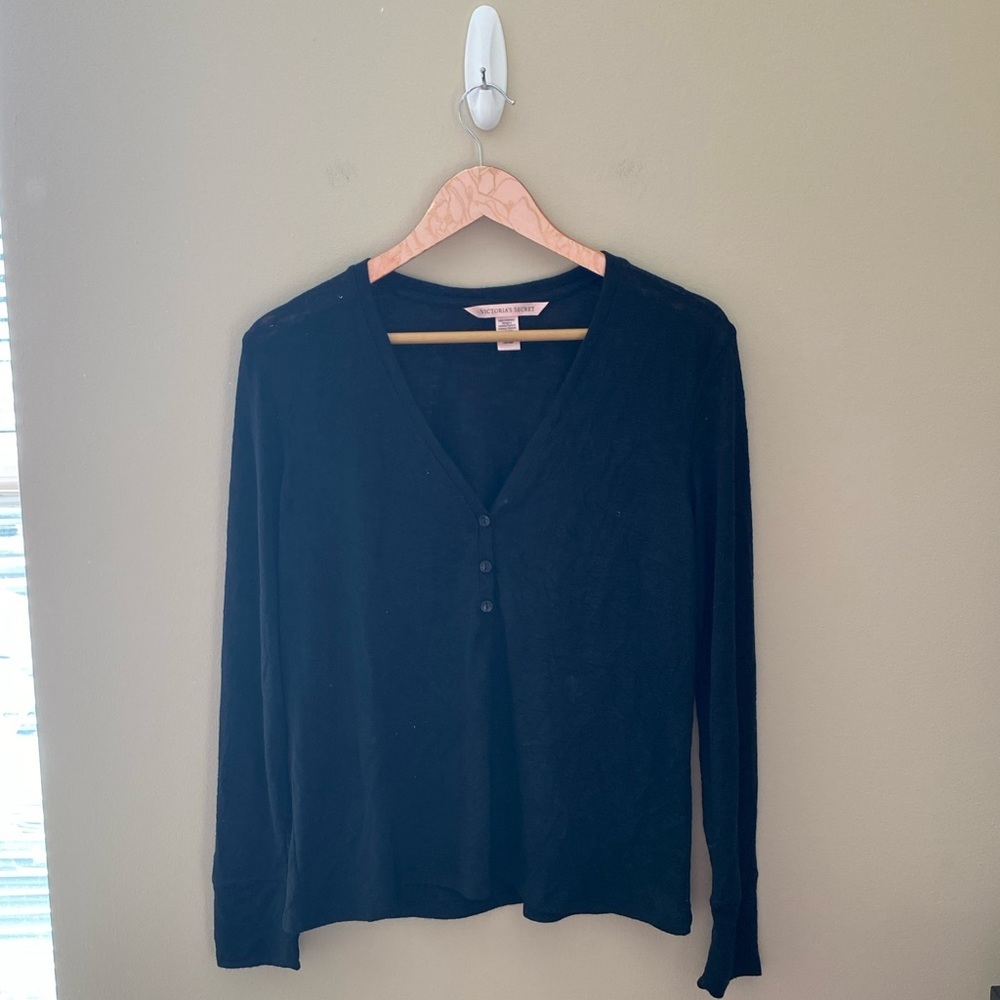 Women’s Victoria’s Secret Black Long Sleeve Button Thermal Top Size Small